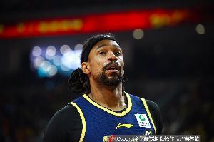 简直是灾难！萨林杰13分29秒3中0得0分 正负值-19全场第二低