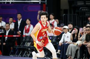 杨舒予发博：继续继续 全明星见 我怎么一张照片都没有
