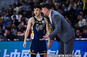 媒体人：第二阶段的广东丢了高强度的外围逼抢防守 连进攻也丢了
